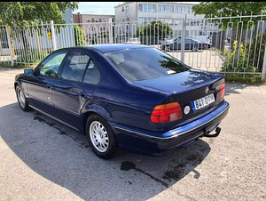 BMW 523 мануал (4 фото из 6)