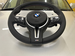 Руль серии BMW F (3 фото из 3)