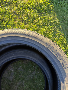 Bridgestone suverehvid 235/45/18 (2 foto / 3)