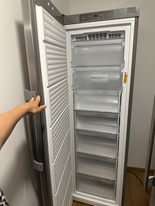 Whirlpool sügavkülmik 187 cm (2 foto / 5)