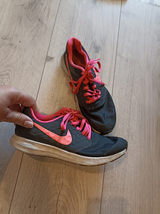 Кроссовки Nike для девочки 35.5 (5 фото из 5)
