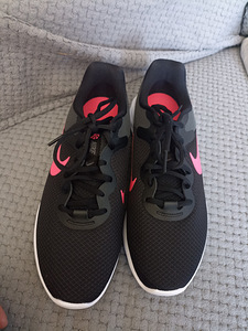 Nike uued tossud naistele suurus 41 (2 foto / 8)