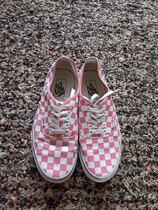 Vans nagu uued tennised naistele suurus 40 (1 foto / 5)