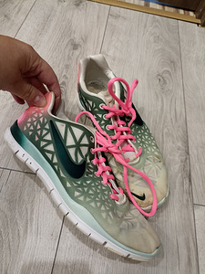 Nike tossud naistele 38 ja sussid 39. Sussid uued (3 foto / 6)