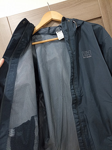 Uus HELLY HANSEN jope naistele suurus xl (5 foto / 6)