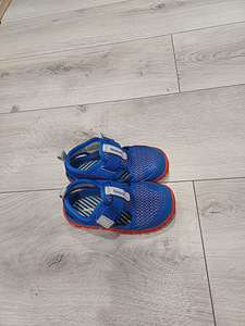 Reebok korralikud sandaalid poisile suurus 23.5 (2 foto / 7)