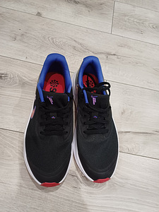 Nike uued tossud naistele suurus 38.5 (2 foto / 8)