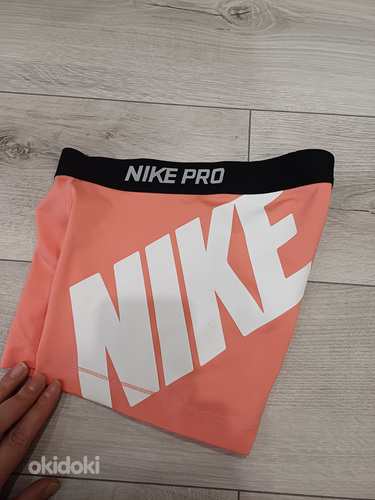 Nike lühikesed püksid tüdrukule suurus 134-146 (foto #2)
