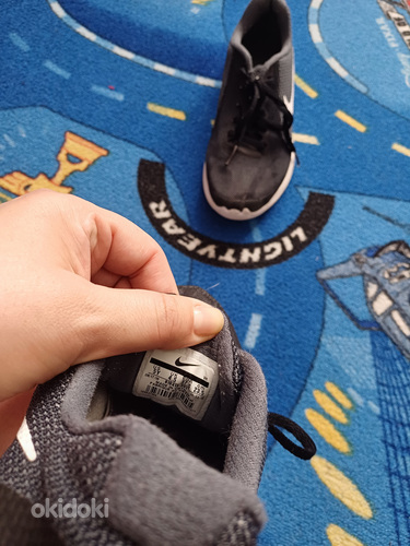 Кроссовки Nike для мальчиков размер 37,5 (фото #4)