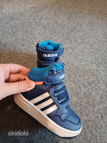 Кроссовки Adidas для мальчиков 24 размера (фото #3)