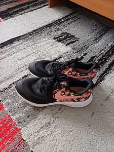 Nike nagu uued tossud naistele suurus 38 (2 foto / 8)