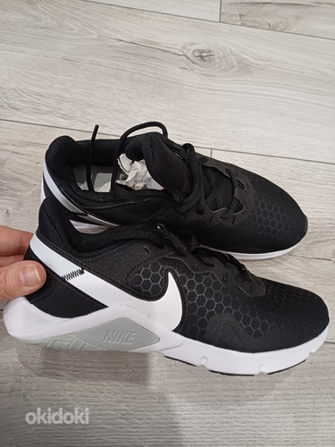 Новые кроссовки Nike для девочки 36,5 размера (фото #1)
