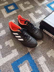 Adidas jalgpalli puutsad poisile suurus 38 (1 foto / 8)