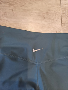 Nike uued leggings tüdrukule suurus umbes 146-154 (5 foto / 5)