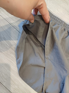 Nike nagu uued lühikesed püksid naistele suurus L (4 foto / 6)
