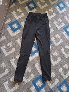 Nike dressipüksid poisile 158-170 (6 foto / 6)