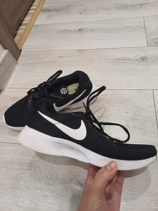 Nike tossud naistele suurus 41 (6 foto / 7)