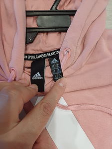 Adidas dressipusa naistele suurus M (3 foto / 6)