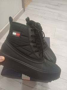 Tommy Jeans talvesaapad naistele suurus 42 (2 foto / 7)