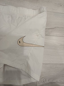 Nike lühikesed püksid naistele xl (3 foto / 7)