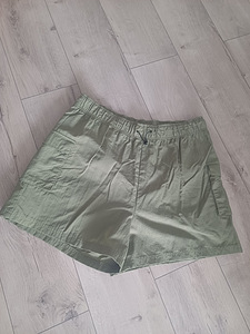 Nike lühikesed püksid naistele xl (1 foto / 5)