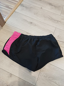Nagu uued lühikesed püksid naistele M (4 foto / 4)