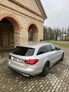 Mercedes benz w205 2016 (2 foto / 8)
