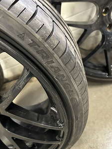 Шины R21 245/35R21 275/30R21 (3 фото из 5)