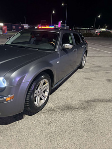 Chrysler 300C Touring (2 фото из 6)