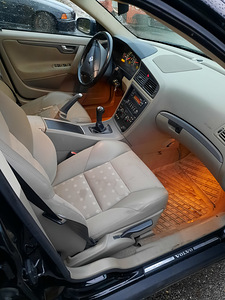 Volvo S60 2006 (8 foto / 12)