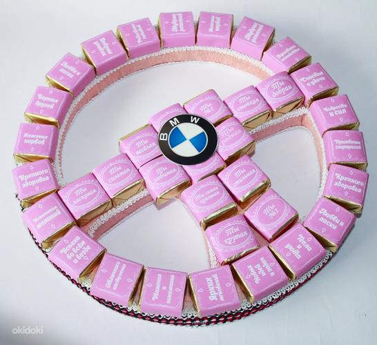 Женский руль из конфет с пожеланиями (фото #3)