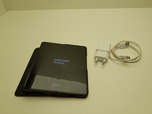 Samsung Galaxy Z Fold3 5G 256 Gb (2 foto / 3)