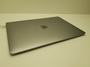 Macbook Air A2337 13-inch (256 Gb) (2 foto / 3)