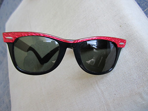 RAY-BAN. Wayfarer. b&l .USA. (1 foto / 3)