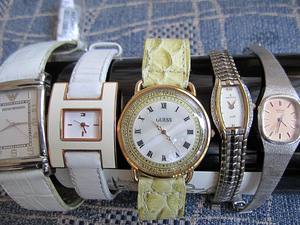 Romanson "Giselle" . Swiss. (24 K. Gold) . Original. (1 foto / 3)
