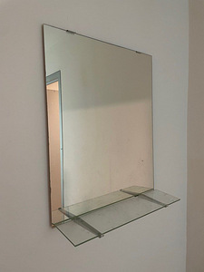 зеркало в ванную с полкой