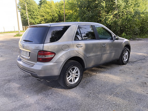 MB ML320cdi 165kw (3 foto / 9)