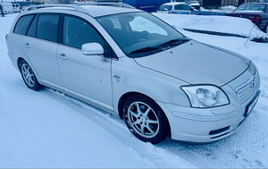 Toyota avensis (2 foto / 7)