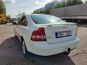 VOLVO S 40 2007 года (3 фото из 15)