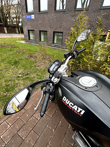 Ducati Monster 696 (4 foto / 10)