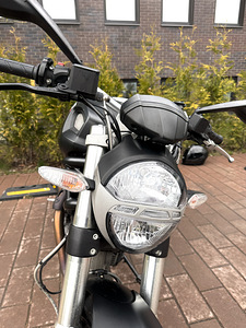 Ducati Monster 696 (7 foto / 10)