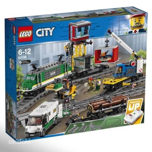 LEGO City товарный поезд 60198 (фото #1)