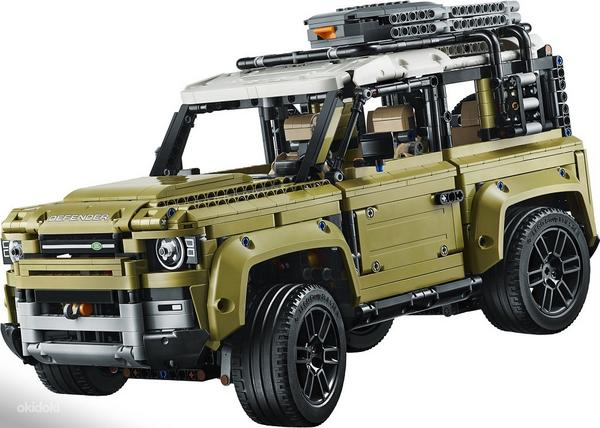 LEGO Technic Land Rover Защитник 42110 (фото #4)