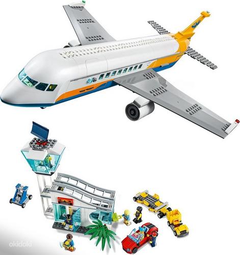 LEGO City Пассажирский самолет 60262 (фото #4)