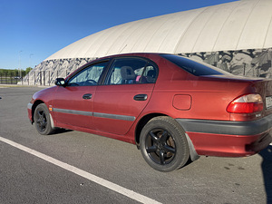 Toyota Avensis 1.6 R4 VVTI 81kW (7 foto / 15)