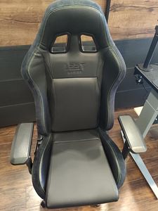 Игровой стул L33T E-Sport Pro (3 фото из 3)