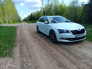 Skoda Superb 2.0 110kw DSG (3 foto / 11)