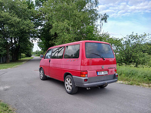 Volkswagen multivan 2.5 75kw (2 foto / 4)
