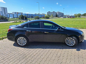 OPEL INSIGNIA LIMOUSINE 2.0 D 96KW (2 foto / 15)