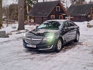 OPEL INSIGNIA LIMOUSINE 2.0 D 96KW (11 foto / 15)
